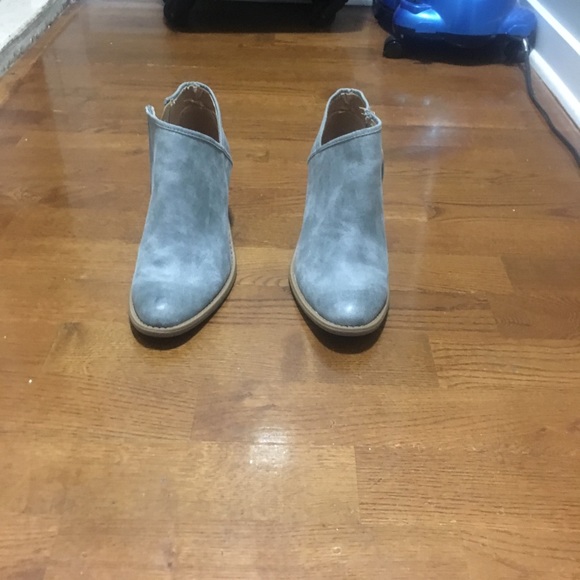 Ankle booties - Picture 2 of 2